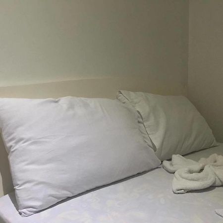 אל נידו Alexzus Backpackers Travel Lodge מראה חיצוני תמונה