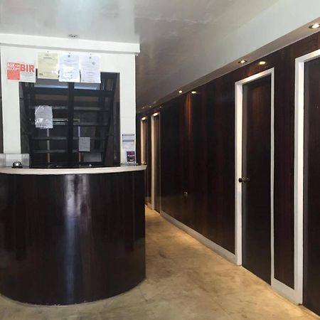 אל נידו Alexzus Backpackers Travel Lodge מראה חיצוני תמונה