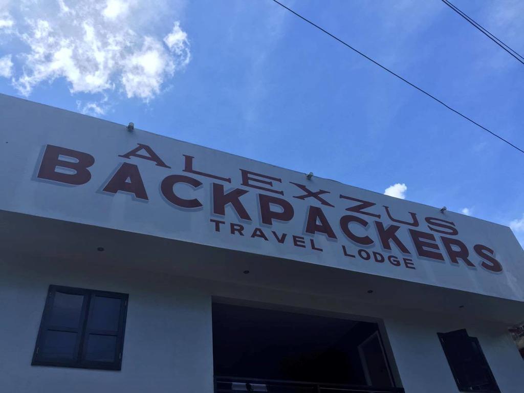 אל נידו Alexzus Backpackers Travel Lodge מראה חיצוני תמונה
