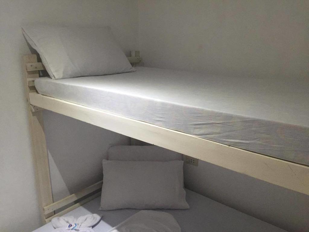 אל נידו Alexzus Backpackers Travel Lodge מראה חיצוני תמונה