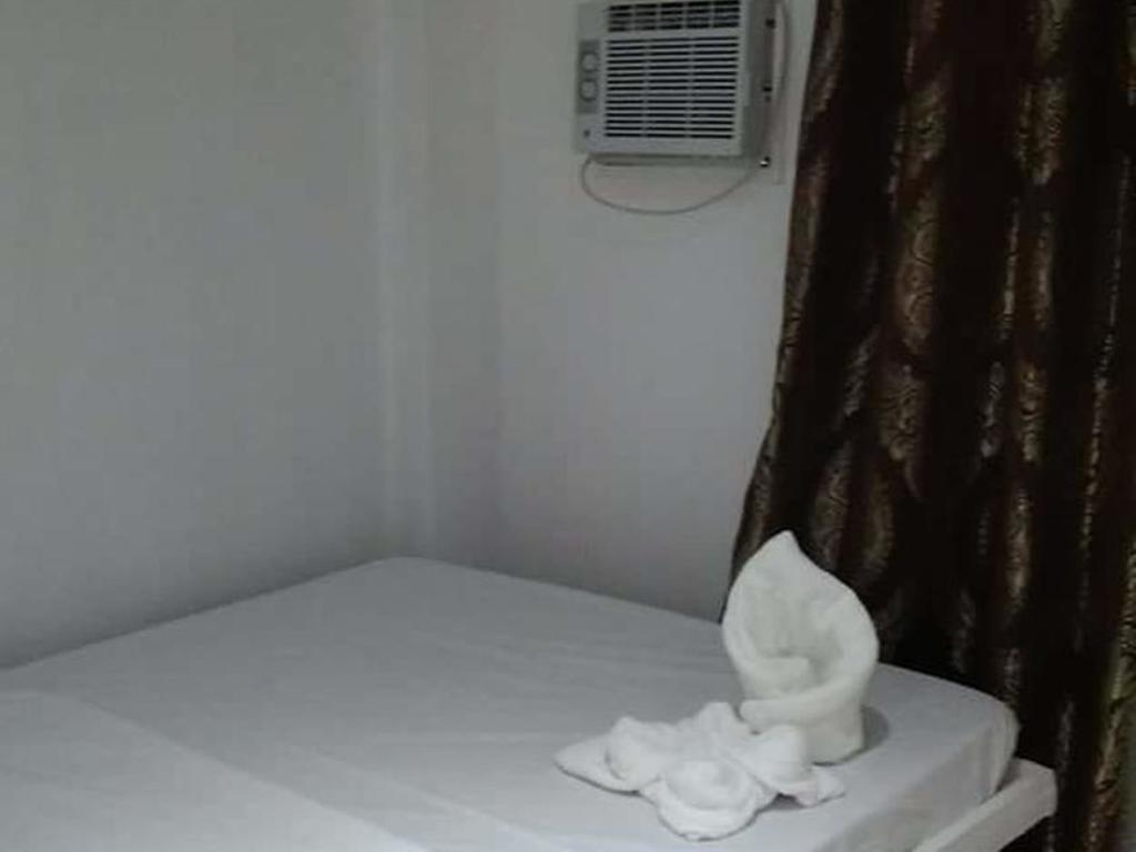 אל נידו Alexzus Backpackers Travel Lodge מראה חיצוני תמונה